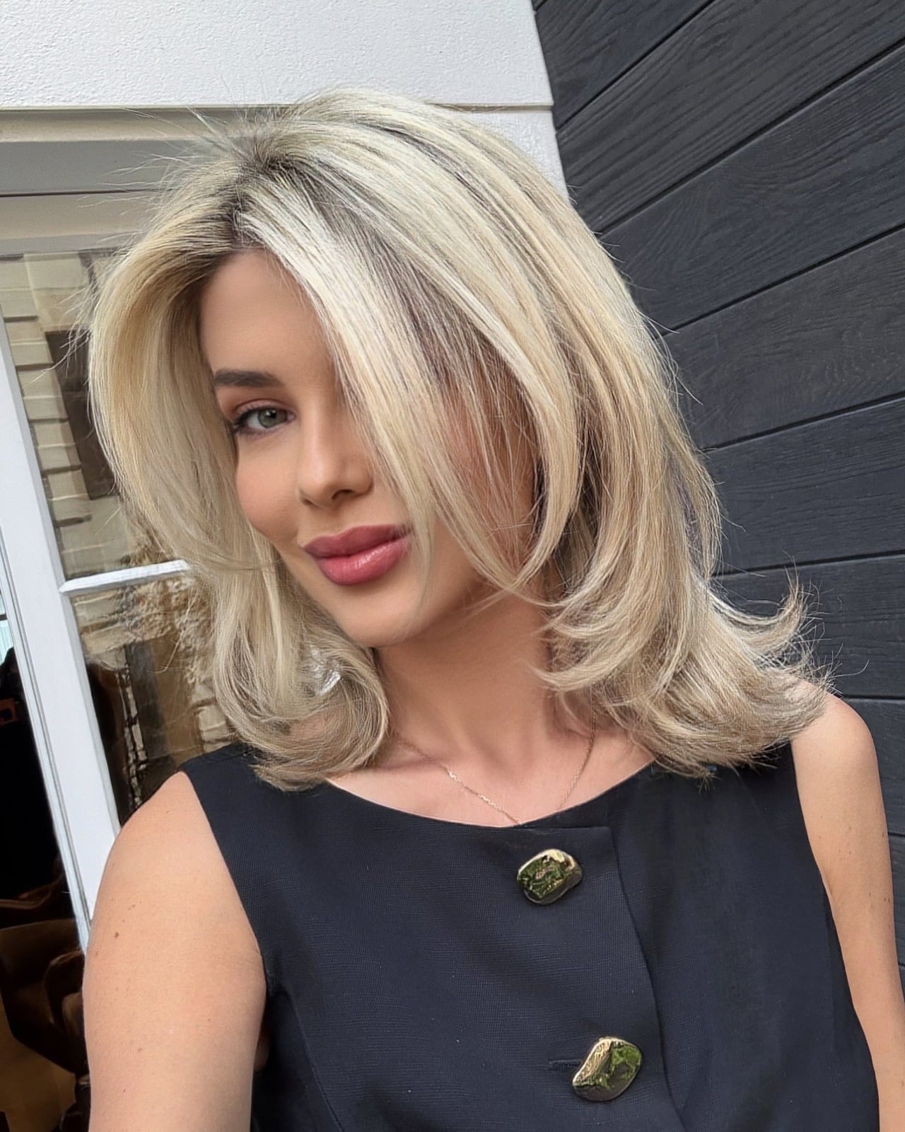 Collarbone Long Bob Face Framing With Curtain Bangs Collarbone Long Bob Face Framing With Curtain Bangs — Classy Old Money Haircuts
