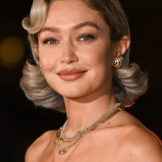 Chin Length Bob Vintage Waves With Ash Blonde With Darker Roots Chin Length Bob Vintage Waves With Ash Blonde With Darker Roots — Classy Old Money Haircuts