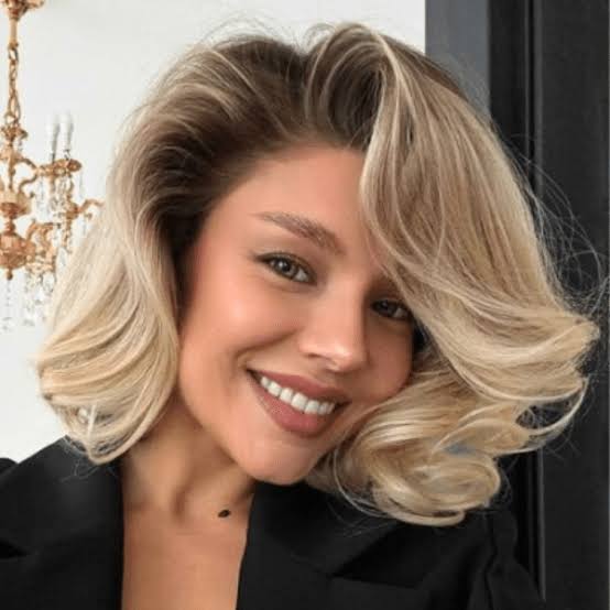 Ash Blonde Collarbone Long Bob Ash Blonde Collarbone Long Bob — Classy Old Money Haircuts