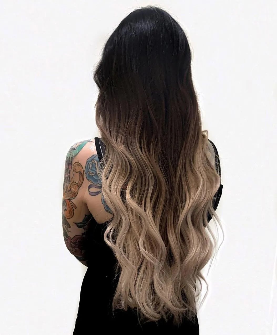 Mid-Back Hair With Distinct Blonde Ombré Mid-Back Hair With Distinct Blonde Ombré — Classy Ombré Hair