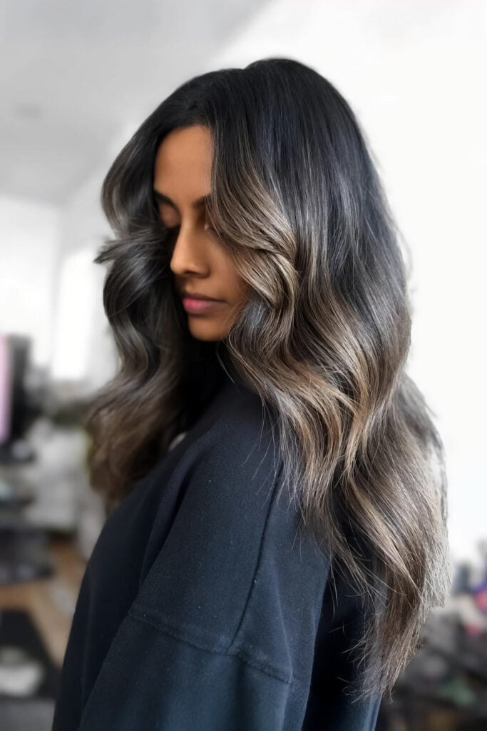 Collarbone Waves With Dark Brown To Caramel Ombré Collarbone Waves With Dark Brown To Caramel Ombré — Classy Ombré Hair