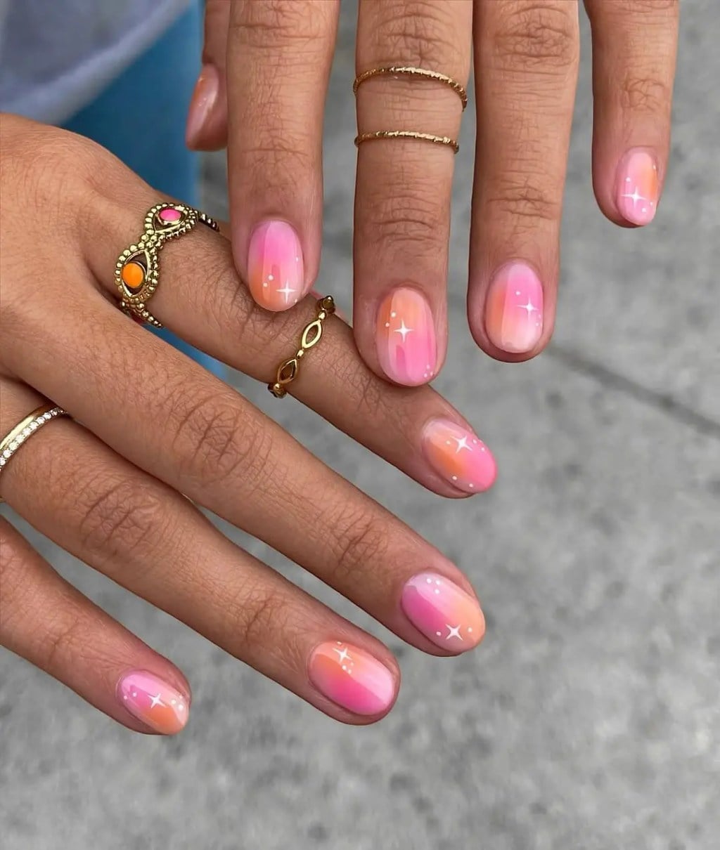 Pink to Orange Glitter Accent Short Oval Nails Pink to Orange Glitter Accent Short Oval Nails — Classy Ombré Nails