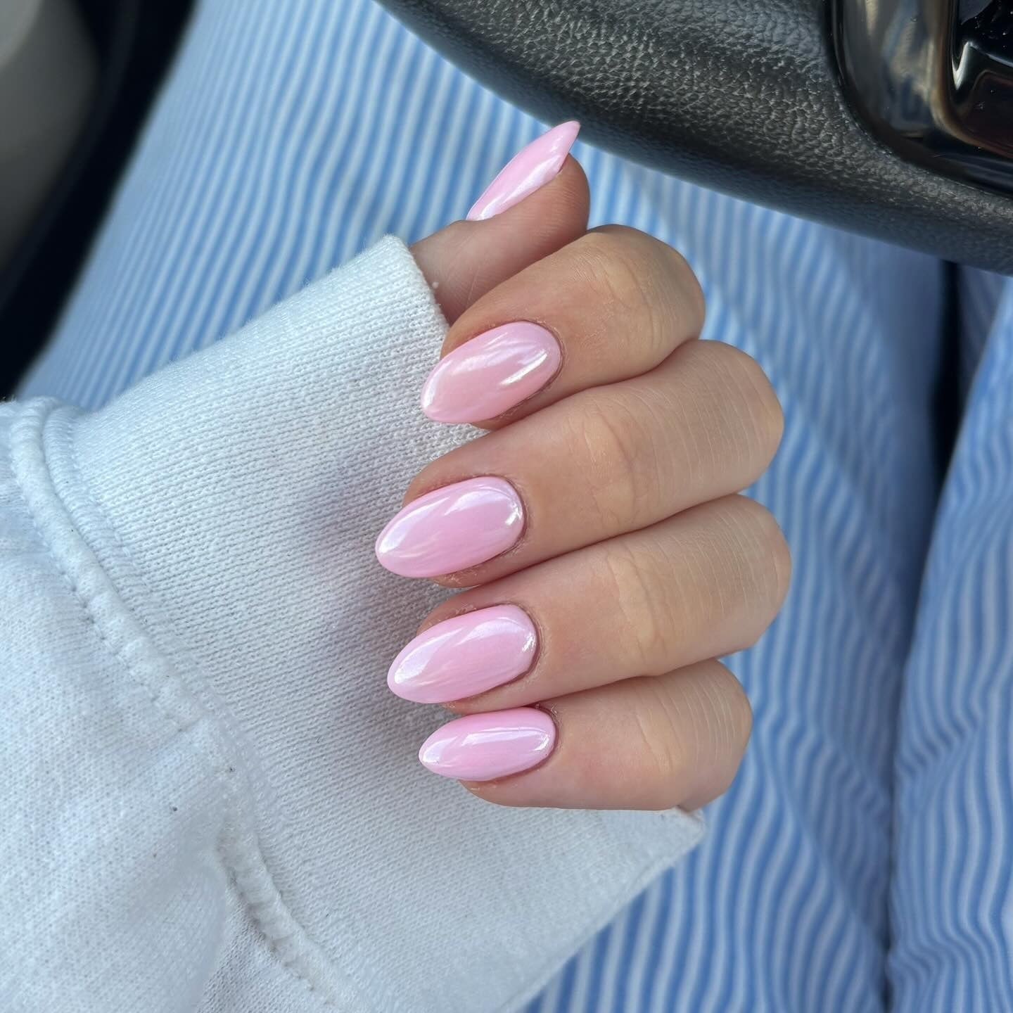 Shimmer Sheer Pink Medium Almond Nails Shimmer Sheer Pink Medium Almond Nails — Classy One Color Nails