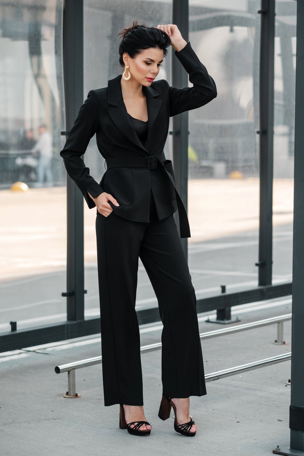 Belted Black Suit with Wide-Leg Trousers Belted Black Suit with Wide-Leg Trousers — Classy Outdoor Outfit