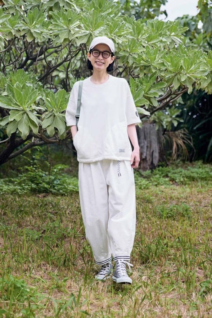 All-white Outfit with Silver High-Top Sneakers All-white Outfit with Silver High-Top Sneakers — Classy Outdoor Outfit