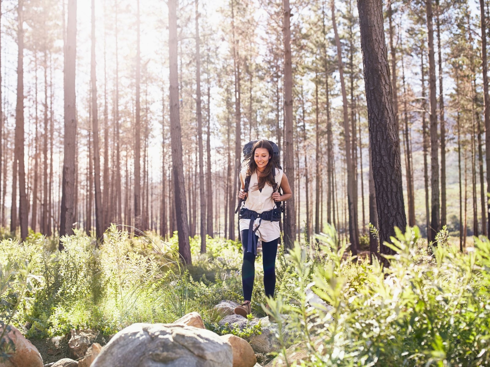 Hiking Outfit with a White Sleeveless Top and Leggings Hiking Outfit with a White Sleeveless Top and Leggings — Classy Outdoor Outfit