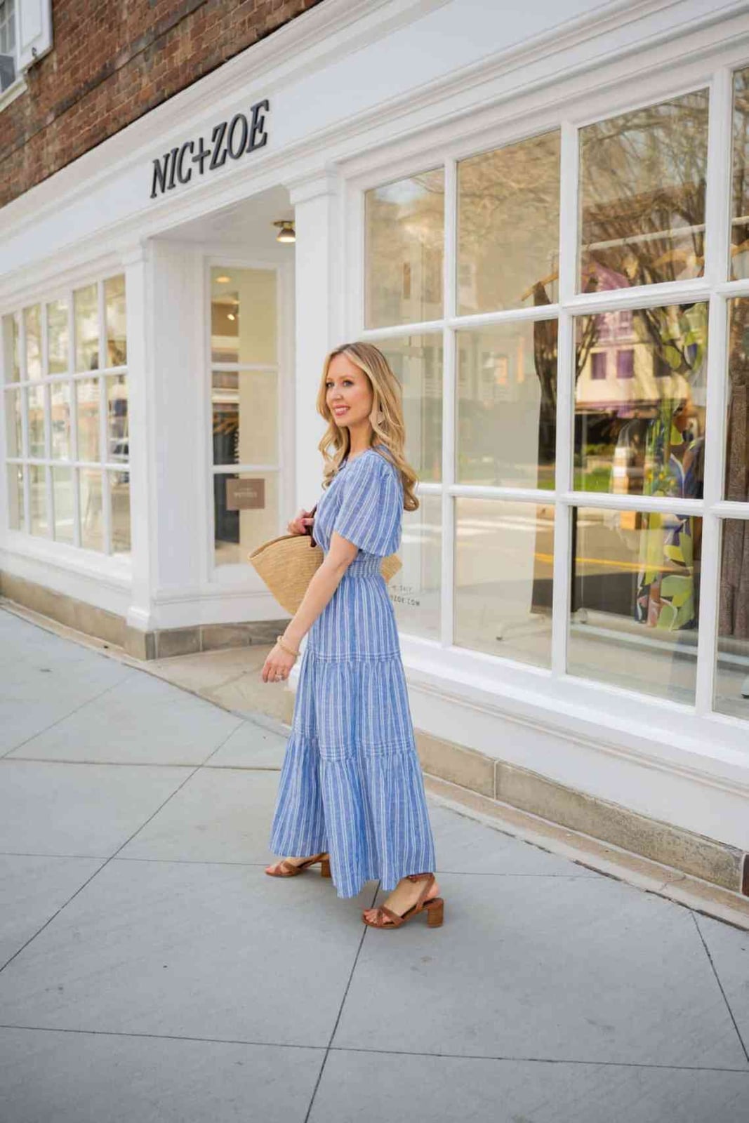 Blue and White Striped Tiered Maxi Dress for Daytime Blue and White Striped Tiered Maxi Dress for Daytime — Classy Outdoor Outfit