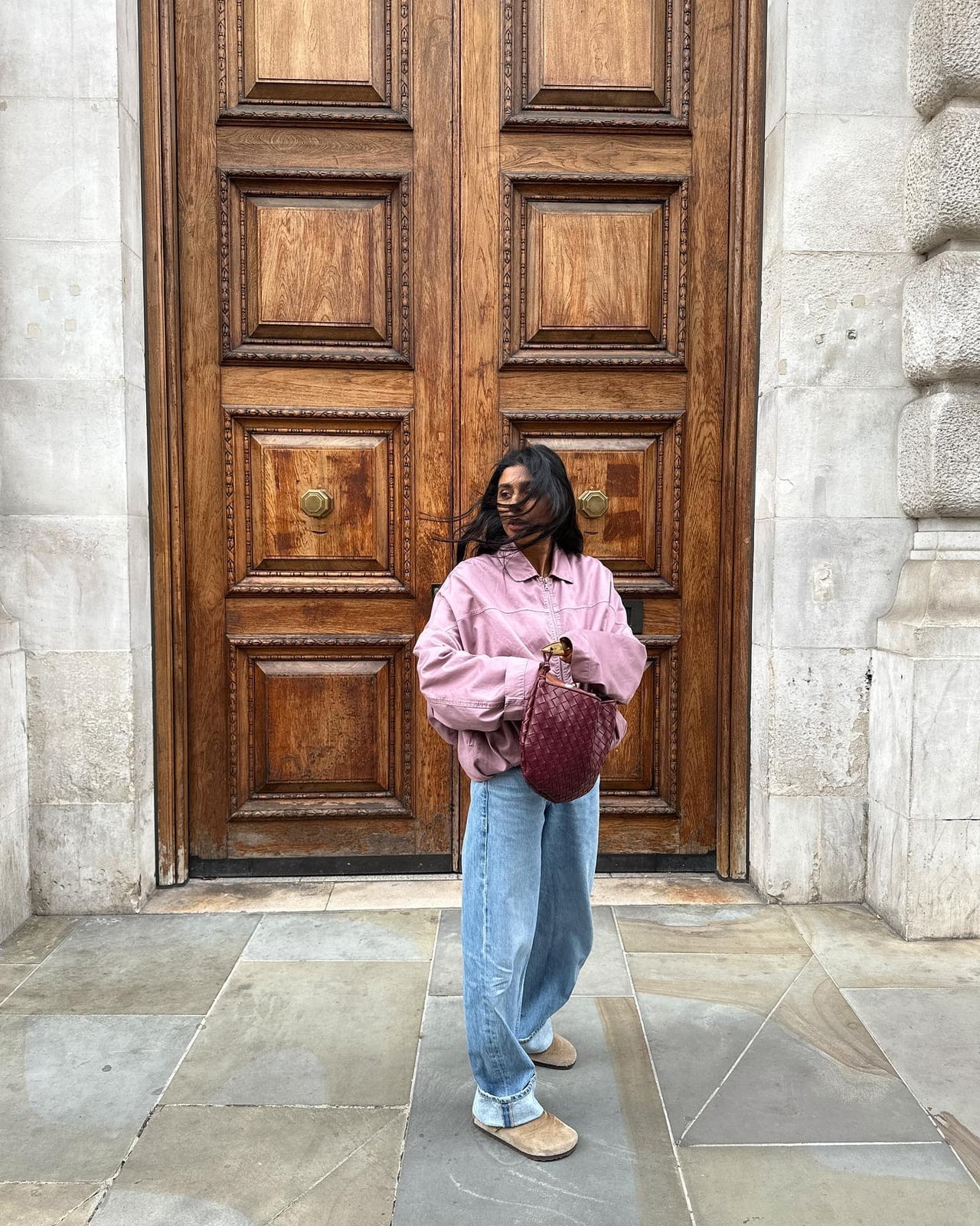 Pink Oversized Jacket with Wide-Leg Jeans Pink Oversized Jacket with Wide-Leg Jeans — Classy Outfits with Birkenstocks