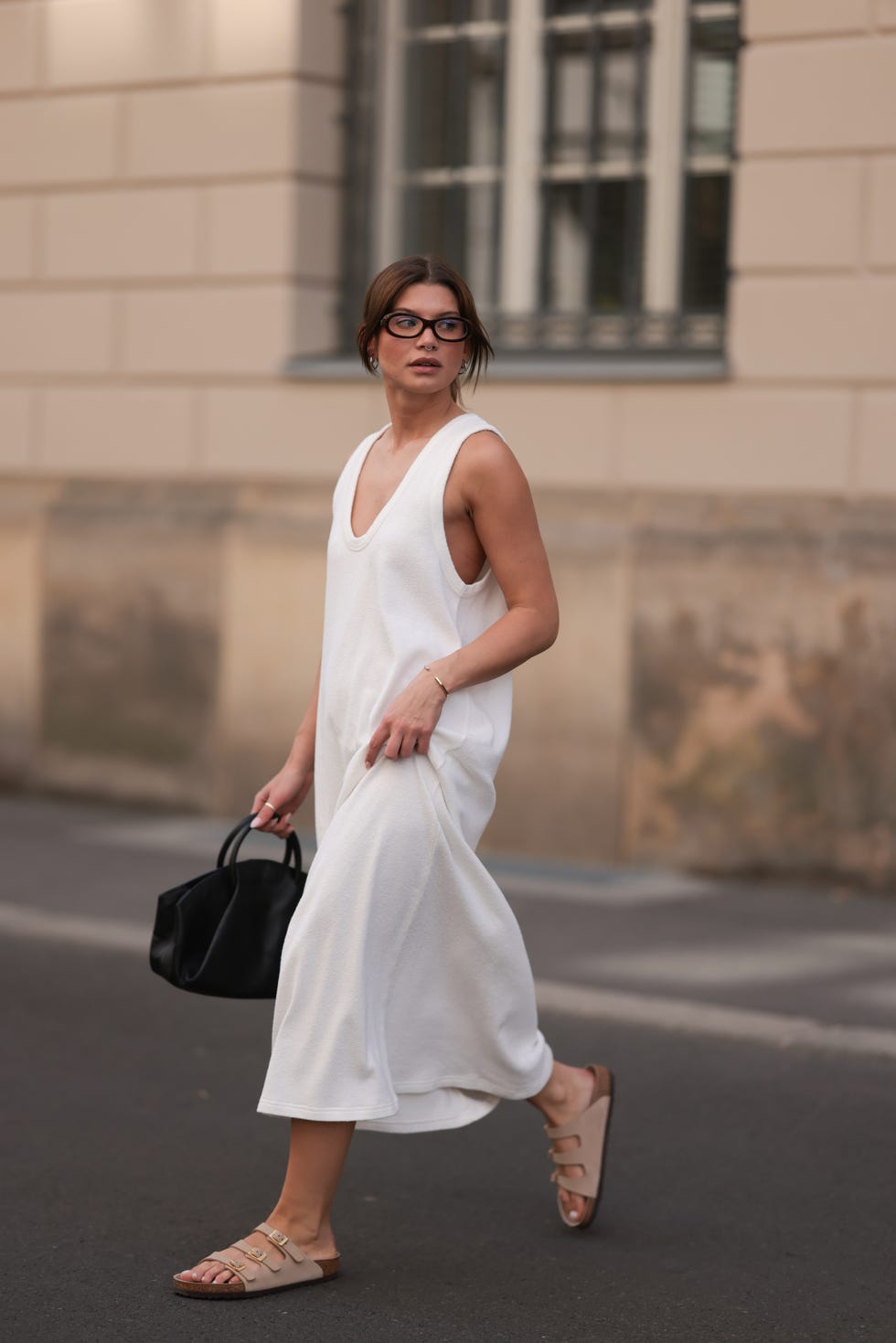 White Maxi Dress with Birkenstocks White Maxi Dress with Birkenstocks — Classy Outfits with Birkenstocks