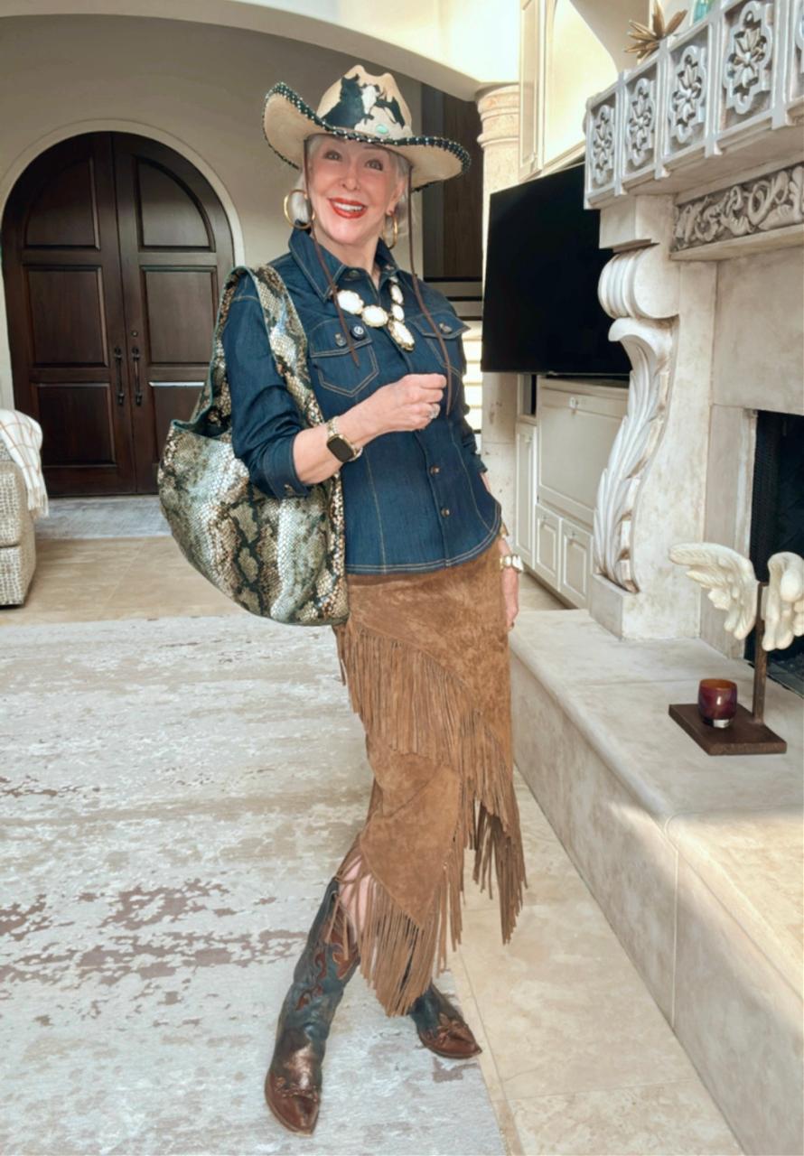 Denim Shirt and Suede Fringe Skirt with Brown Cowboy Boots Denim Shirt and Suede Fringe Skirt with Brown Cowboy Boots — Classy Outfits with Cowboy Boots