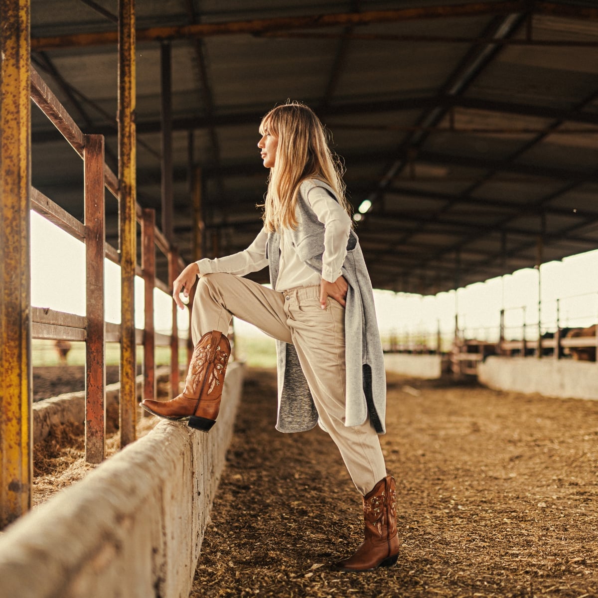 Long Vest and Trousers with Embroidered Brown Cowboy Boots Long Vest and Trousers with Embroidered Brown Cowboy Boots — Classy Outfits with Cowboy Boots