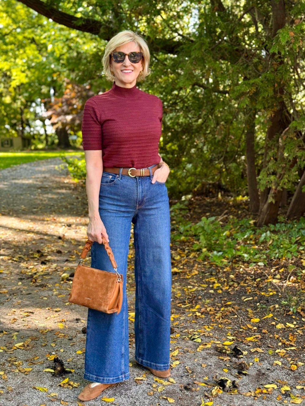 Neutral Pointed Suede Flats with Wide-Leg Jeans Neutral Pointed Suede Flats with Wide-Leg Jeans — Classy Outfits with Flats