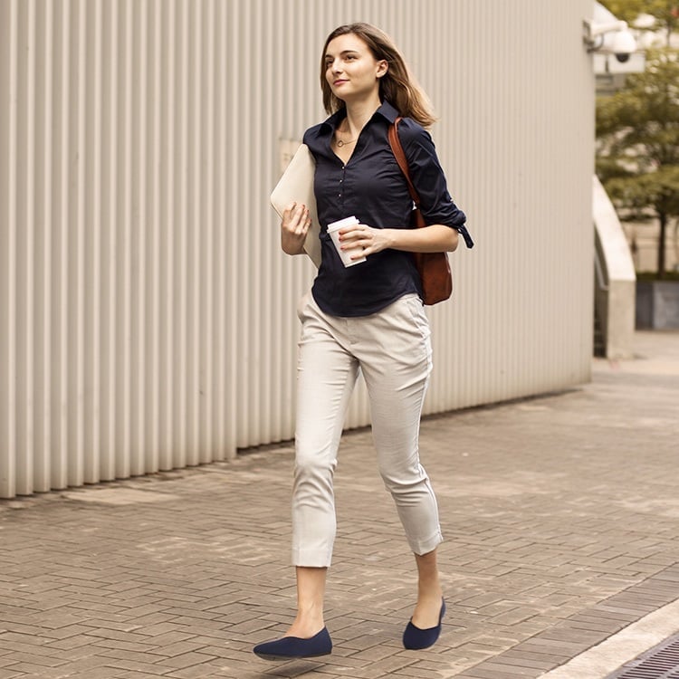 Navy Blue Ballet Flats with Cropped Dress Pants Navy Blue Ballet Flats with Cropped Dress Pants — Classy Outfits with Flats