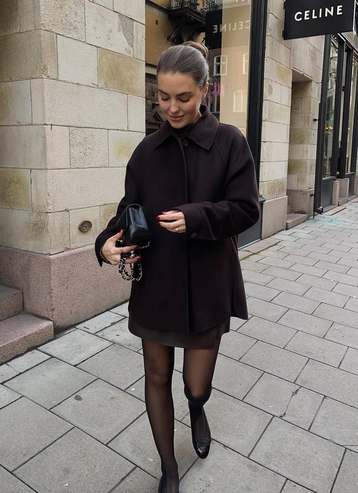Oversized Coat Over Mini Dress With Sheer Tights Oversized Coat Over Mini Dress With Sheer Tights — Classy Outfits with Tights