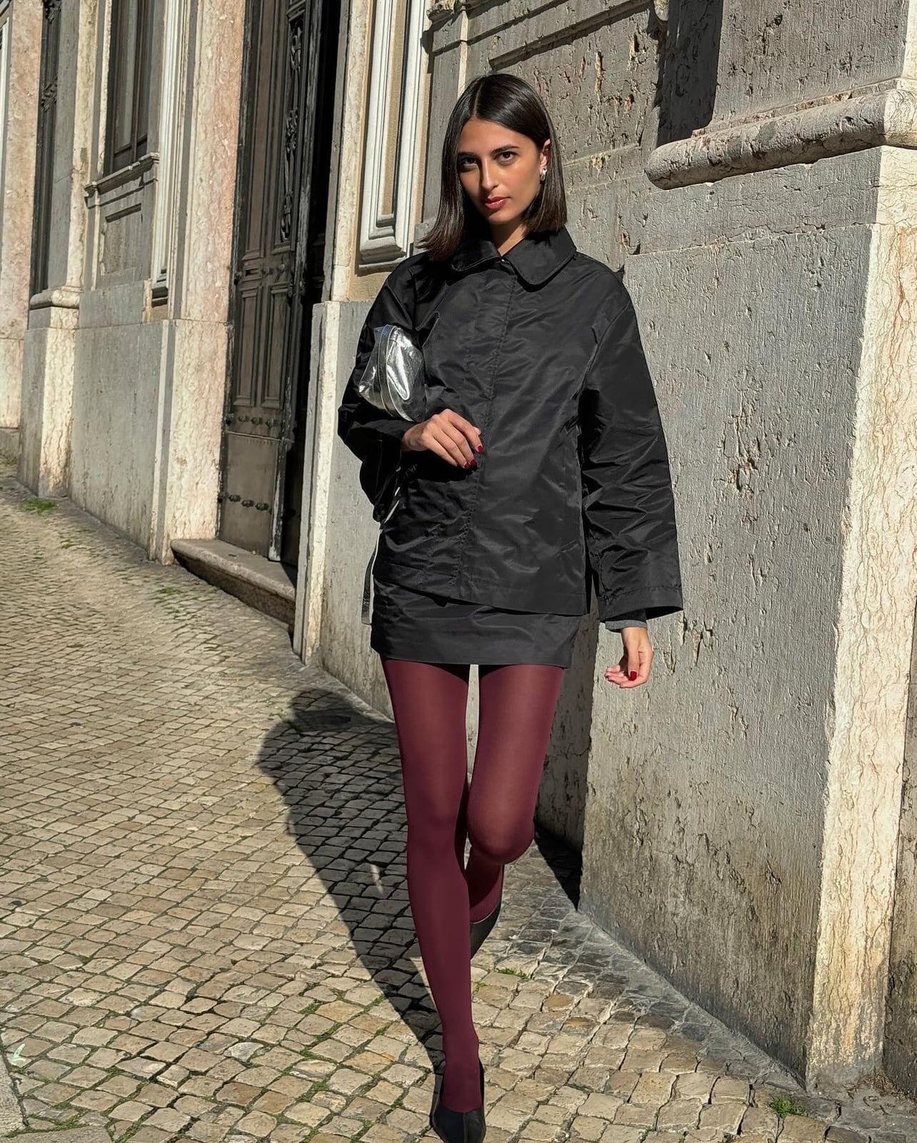 Black Jacket With Mini Skirt And Burgundy Tights Black Jacket With Mini Skirt And Burgundy Tights — Classy Outfits with Tights