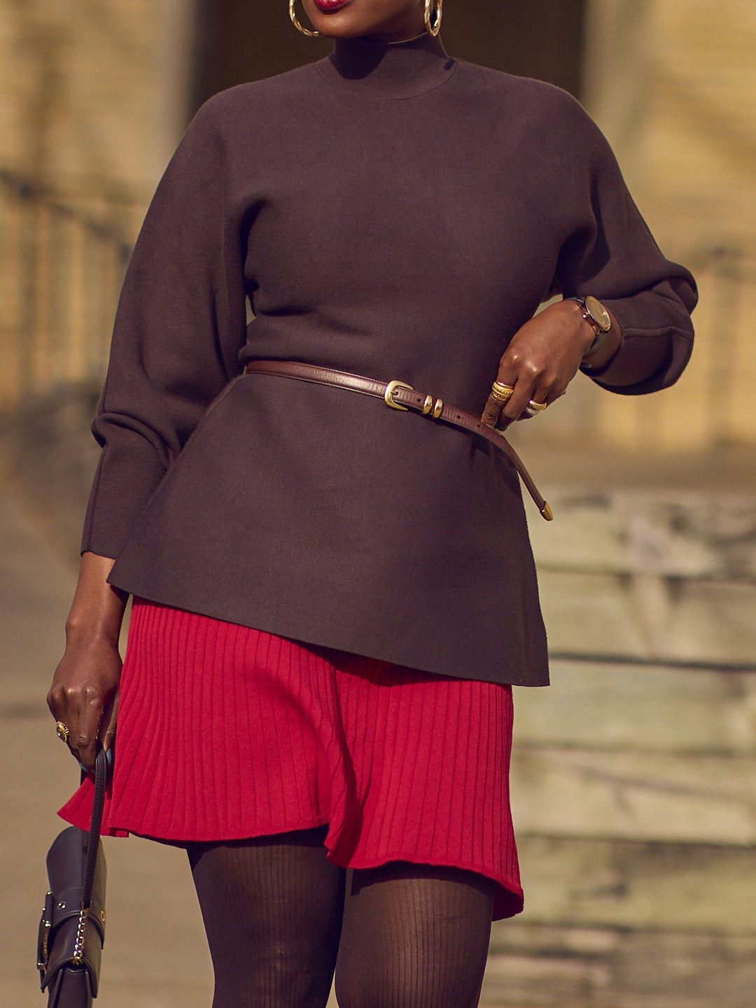 Knit Sweater With Pleated Shorts And Opaque Tights Knit Sweater With Pleated Shorts And Opaque Tights — Classy Outfits with Tights