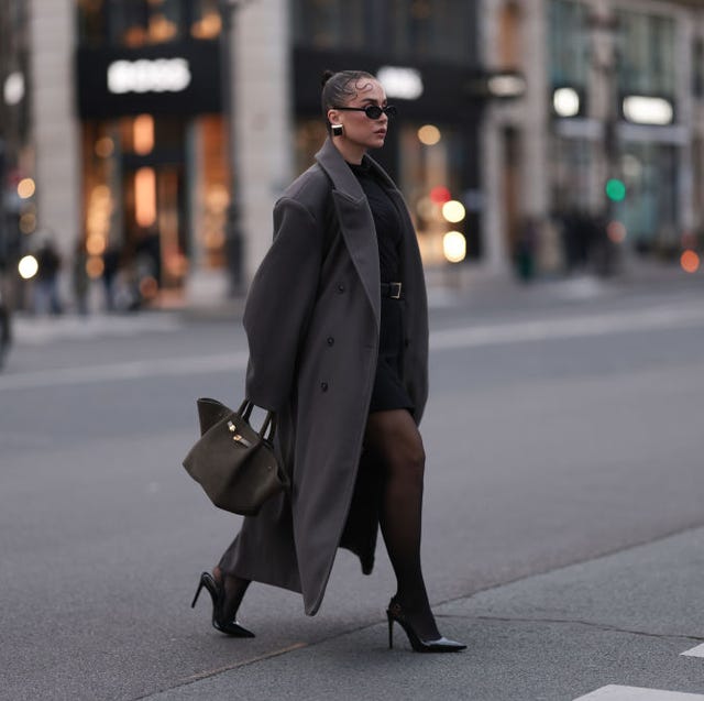Grey Oversized Coat Over Black Dress With Black Tights Grey Oversized Coat Over Black Dress With Black Tights — Classy Outfits with Tights