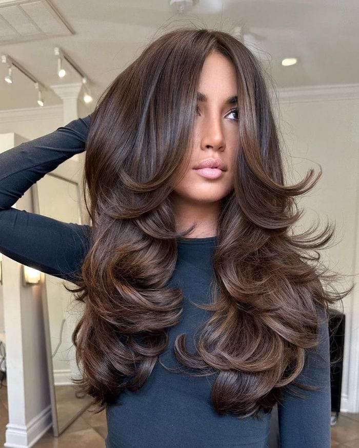 40 Trendy Haircuts for Oval Faces to Try in 2024 - Hairstyle on Point