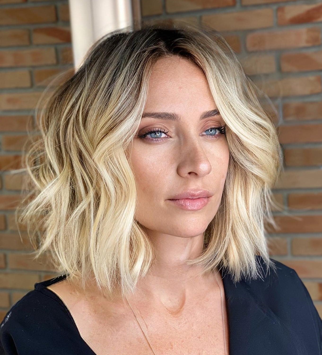 Collarbone Layered Bob With Curtain Bangs Collarbone Layered Bob With Curtain Bangs — Classy Oval Face Haircuts