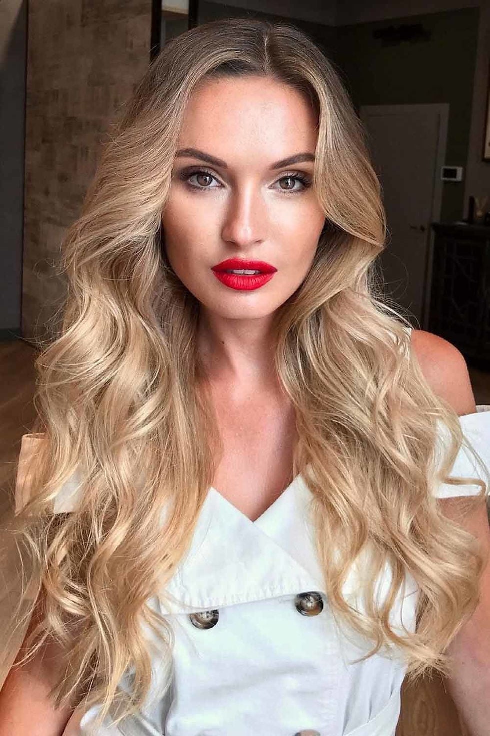 Platinum Blonde Mid-Back With Very Light Blonde Highlights Platinum Blonde Mid-Back With Very Light Blonde Highlights — Classy Partial Highlights