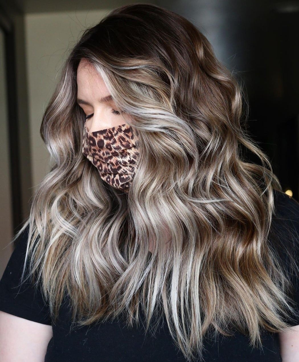 Mid-Back Dark Brown With Ash Blonde Highlights, Close-Up Take Mid-Back Dark Brown With Ash Blonde Highlights, Close-Up Take — Classy Partial Highlights