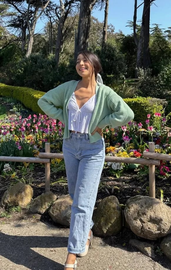 Green Cardigan Over Camisole and Wide-Leg Jeans Green Cardigan Over Camisole and Wide-Leg Jeans — Classy Picnic Outfit