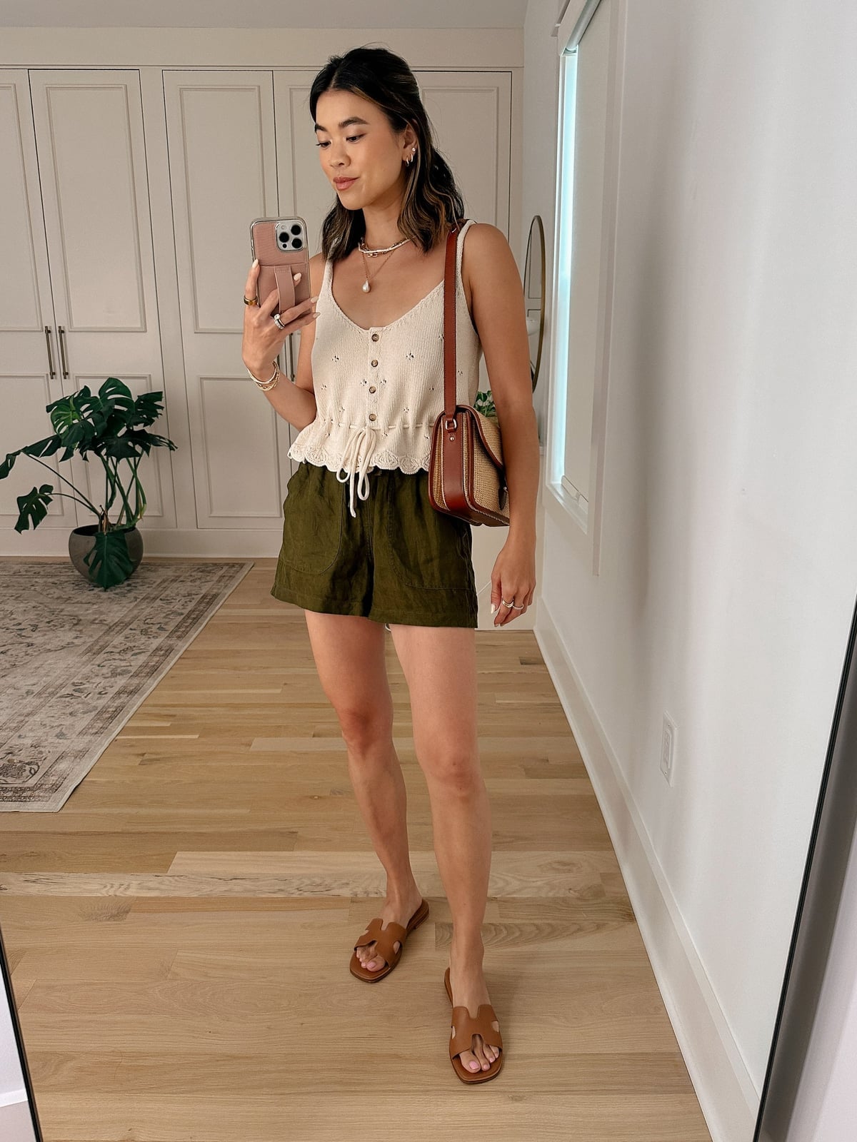 Linen Shirt and Wide-Leg Trousers for Outdoor Events Linen Shirt and Wide-Leg Trousers for Outdoor Events — Classy Picnic Outfit