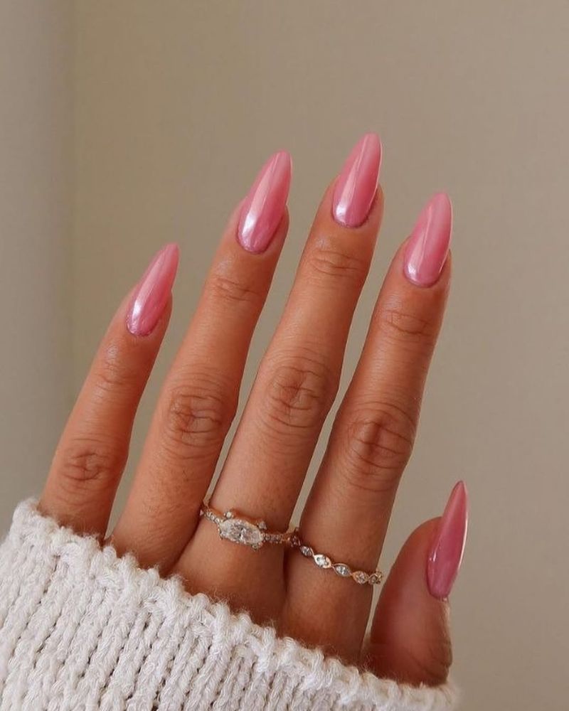 Light Pink With Diagonal Gold Line Medium Almond Nails — Classy Pink Almond Nails