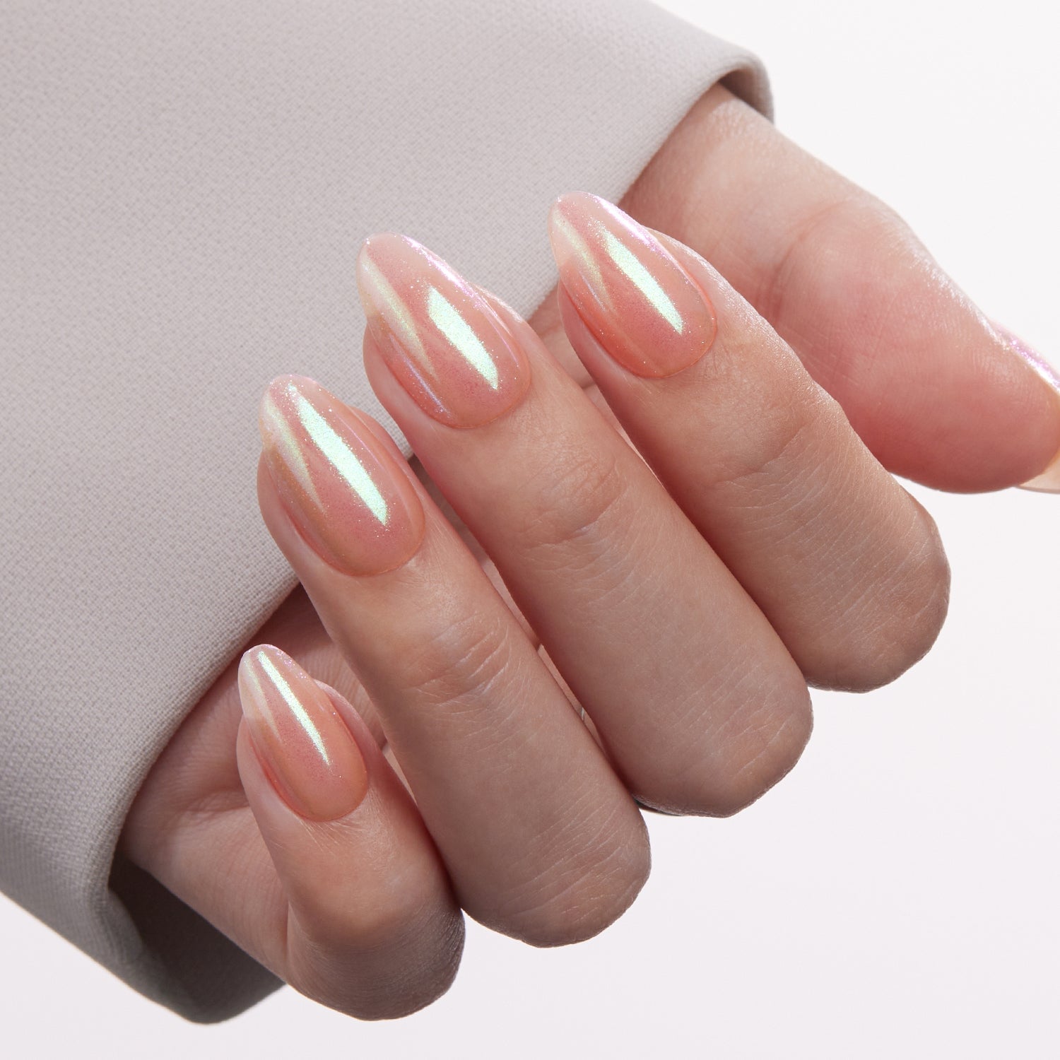 Peachy Pink Pearlescent Chrome Medium Almond Nails, миндаль — Classy Pink Almond Nails