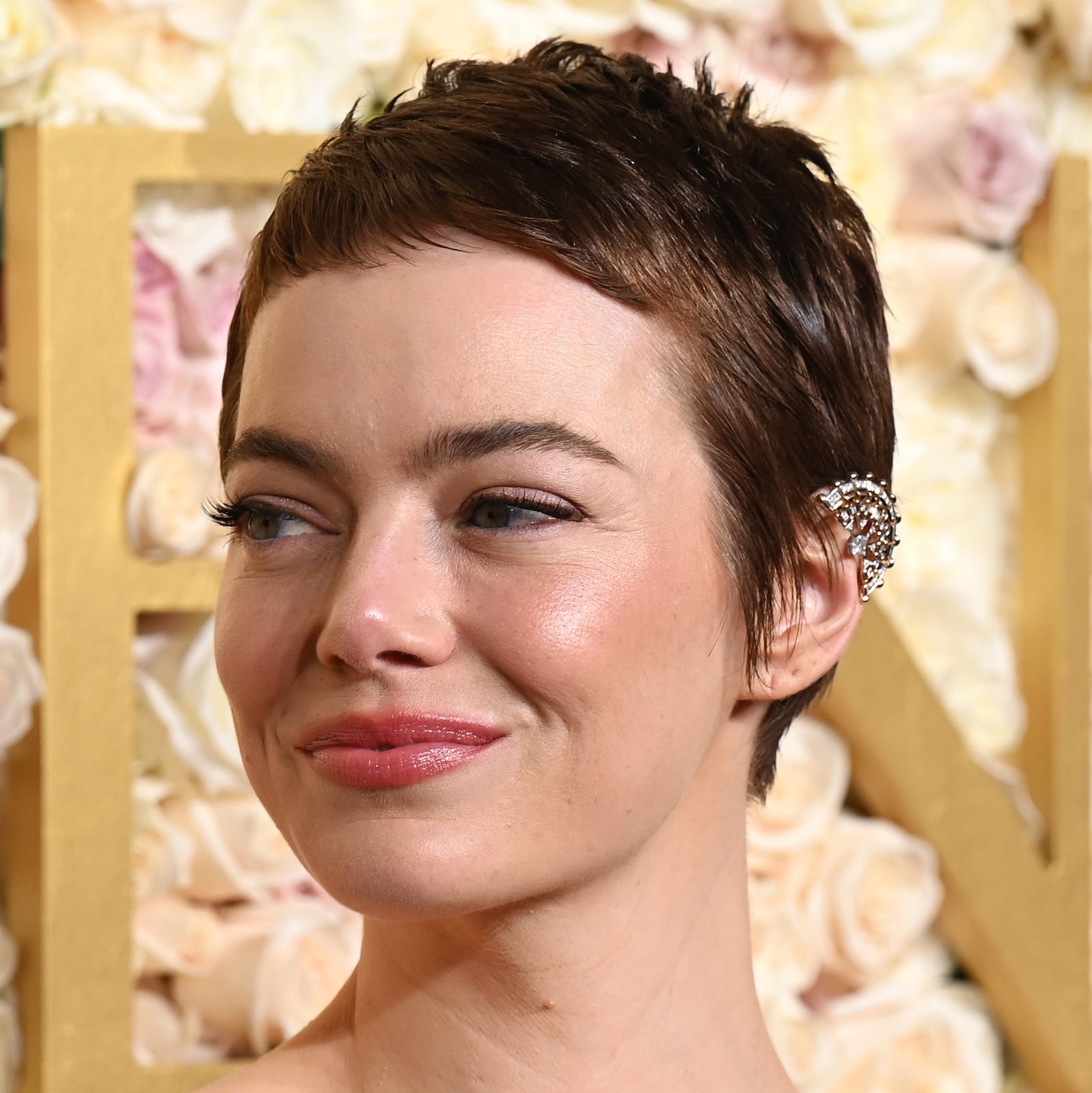 Smooth Dark Brown Pixie With Middle Part Smooth Dark Brown Pixie With Middle Part — Classy Pixie Haircuts