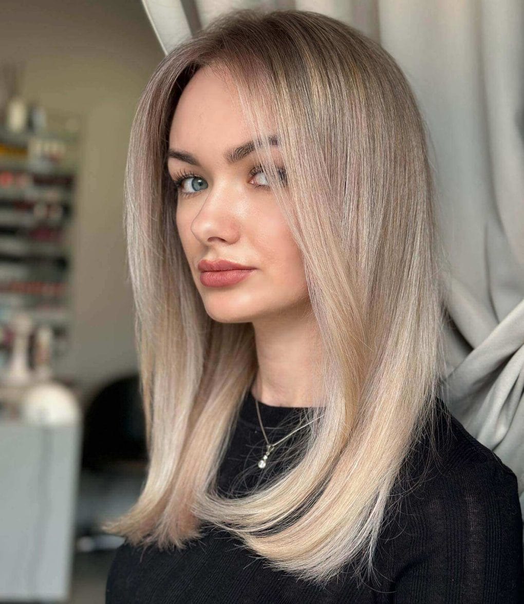 Shoulder Length Lob With Ash Blonde And Platinum Highlights Shoulder Length Lob With Ash Blonde And Platinum Highlights — Classy Platinum Highlights