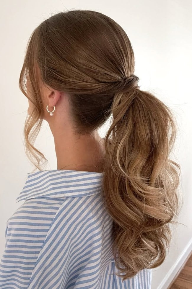 Mid-Back Dark Blonde Bubble Ponytail, Wavy — Classy Ponytail with Bangs