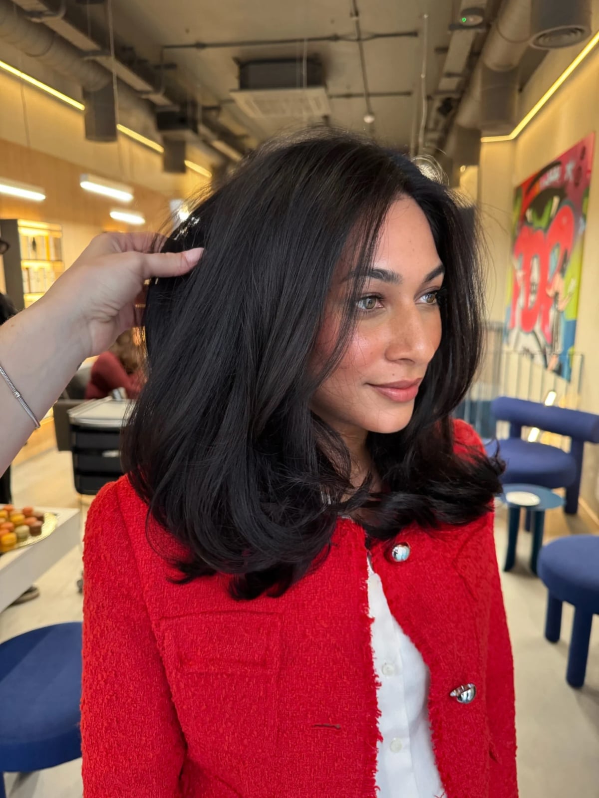 Shoulder Length Air Dried Volume — Classy Professional Hairstyles