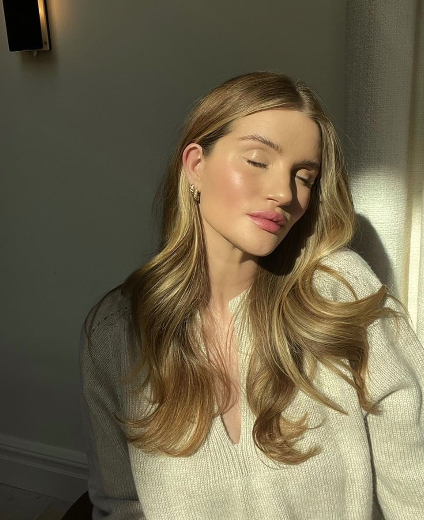 Mid-Back Loose Waves With Curtain Bangs — Classy Professional Hairstyles