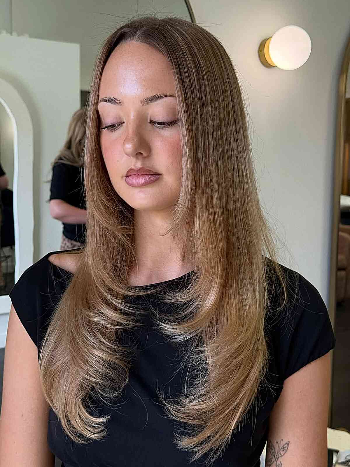 Warm Blonde Collarbone Layers With Face Framing, Everyday Version Warm Blonde Collarbone Layers With Face Framing, Everyday Version — Classy Rachel Haircuts