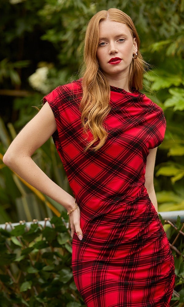Red and Black Plaid Bodycon Dress With Ruched Fabric — Classy Red Outfits