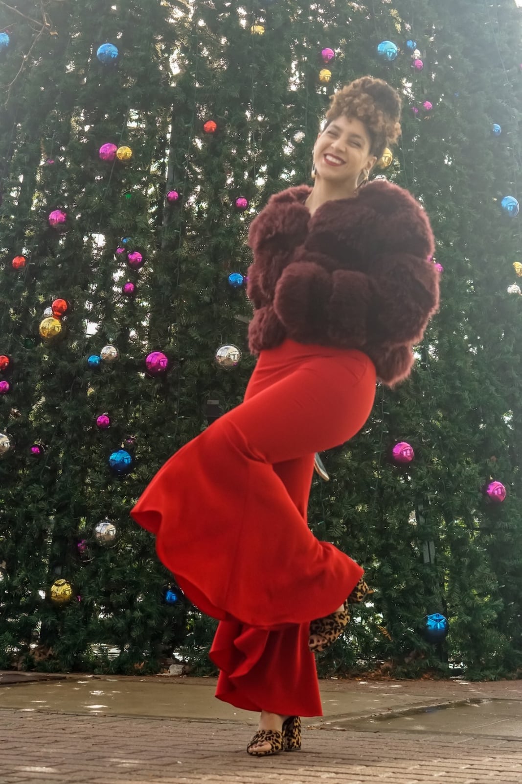 Red Flared Pants For Holiday Party — Classy Red Pants Outfits