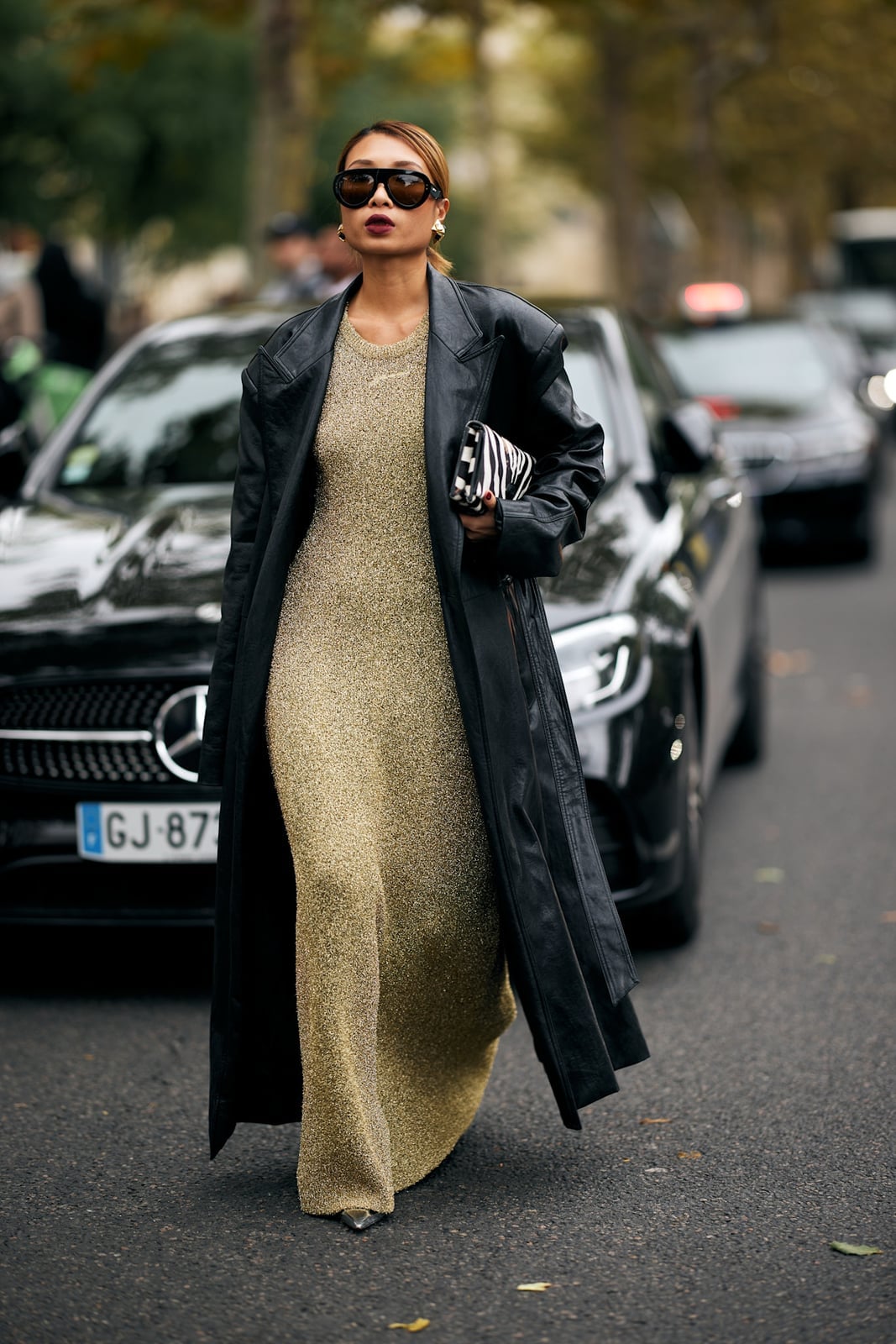Metallic Knit Dress Under Leather Trench for Street Style Metallic Knit Dress Under Leather Trench for Street Style — Classy Rich Outfits