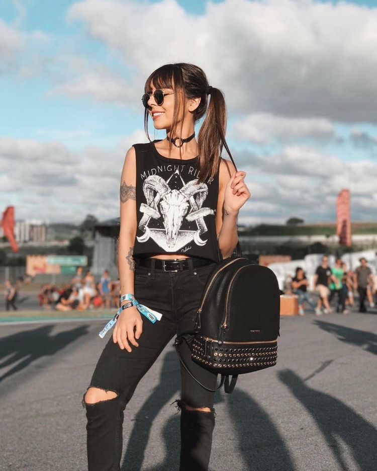 Black Band T-Shirt with Ripped Skinny Jeans — Classy Rock Concert Outfits