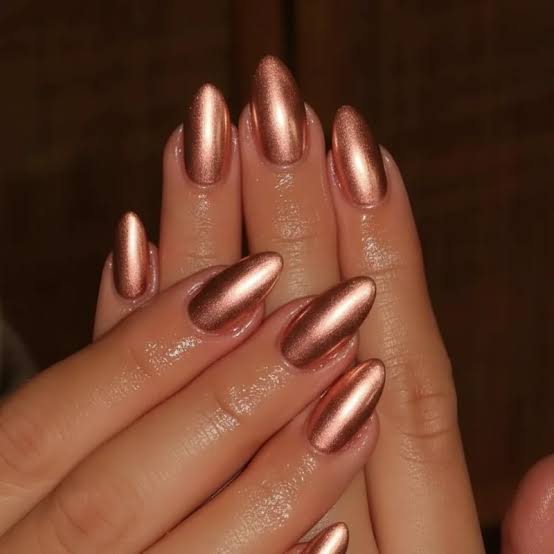 Medium-Long Almond Full Rose Gold Chrome Medium-Long Almond Full Rose Gold Chrome — Classy Rose Gold Nails