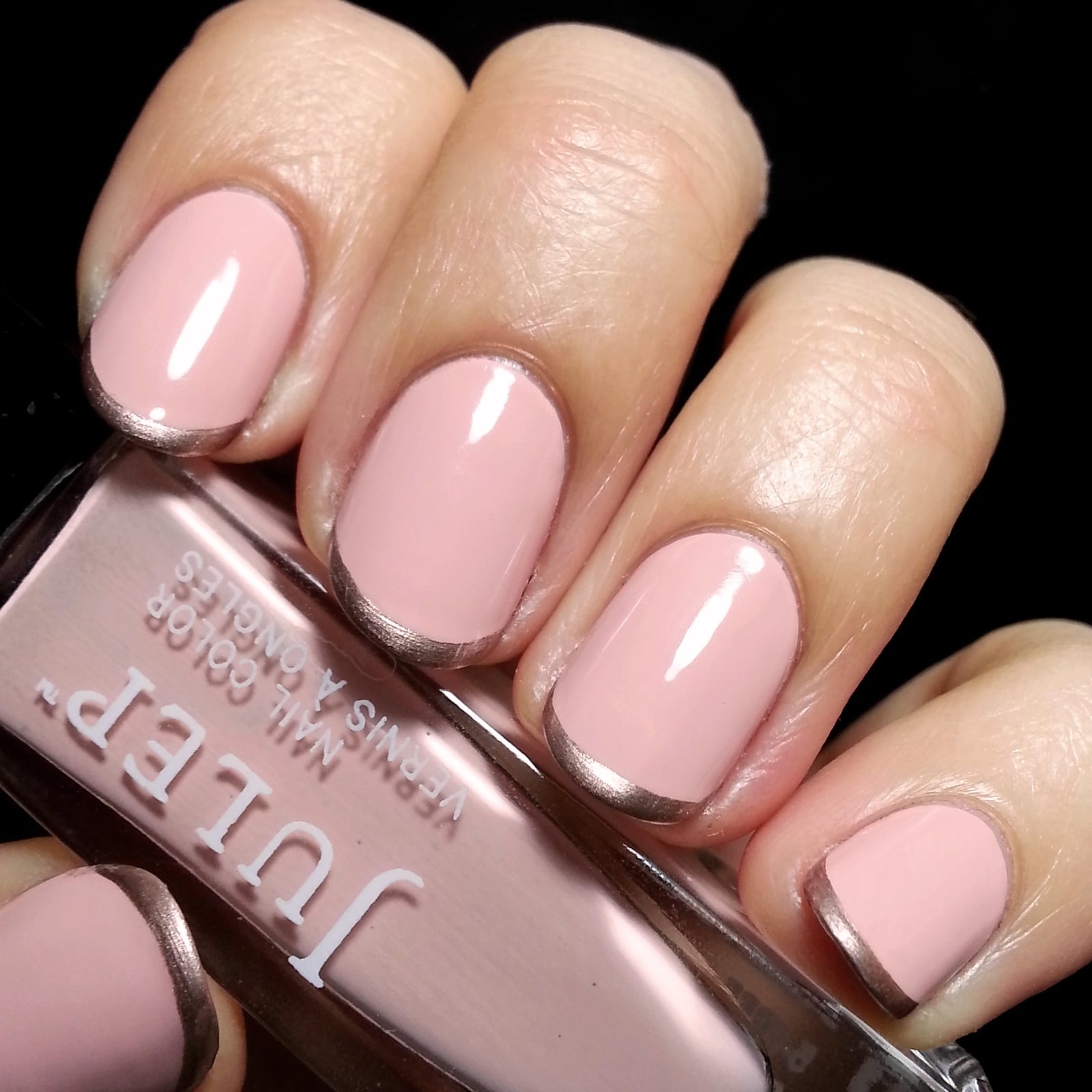 Short Round With Rose Gold Metallic French Tips Short Round With Rose Gold Metallic French Tips — Classy Rose Gold Nails