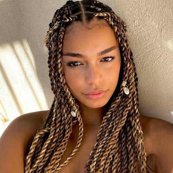 Thick Two-Tone Twists to Mid-Back Thick Two-Tone Twists to Mid-Back — Classy Senegalese Twists