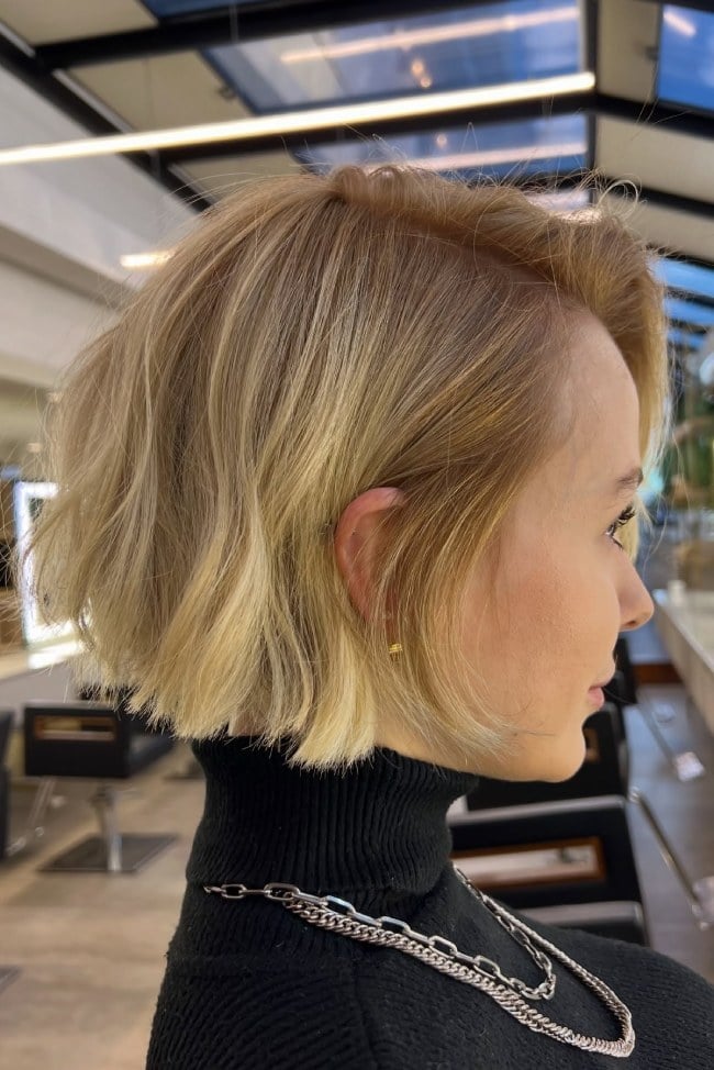 Blonde Blunt Bob with Shadow Root and Black Turtleneck Blonde Blunt Bob with Shadow Root and Black Turtleneck — Classy Shadow Root
