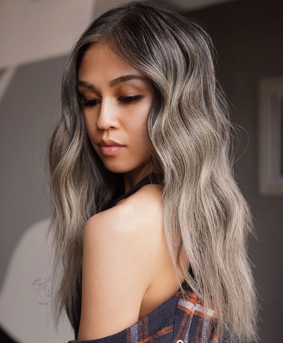 Long Wavy Hair with Shadow Root in Plaid Flannel Long Wavy Hair with Shadow Root in Plaid Flannel — Classy Shadow Root