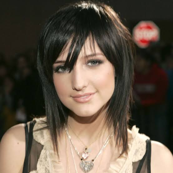 Mid-Back Blonde Shag With Heavy Layers — Classy Shag Hair