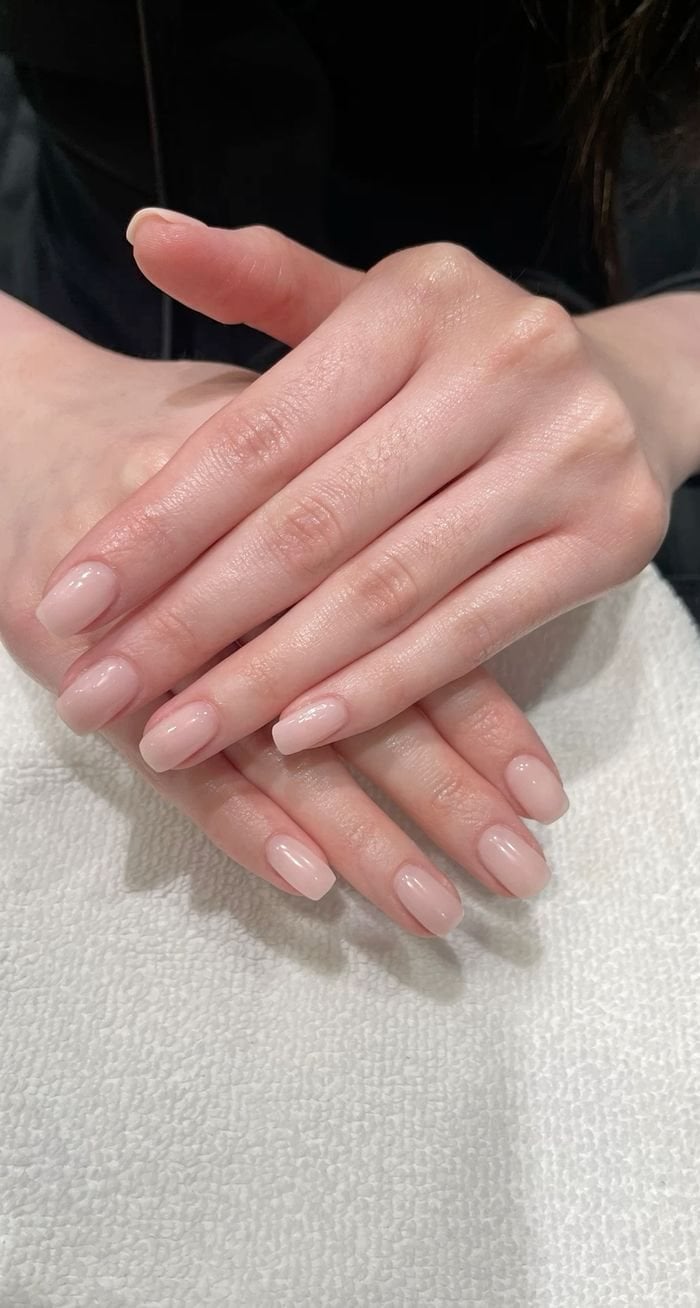 Short Natural Square Sheer Nude Nails, Glossy Short Natural Square Sheer Nude Nails, Glossy — Classy Sheer Nails