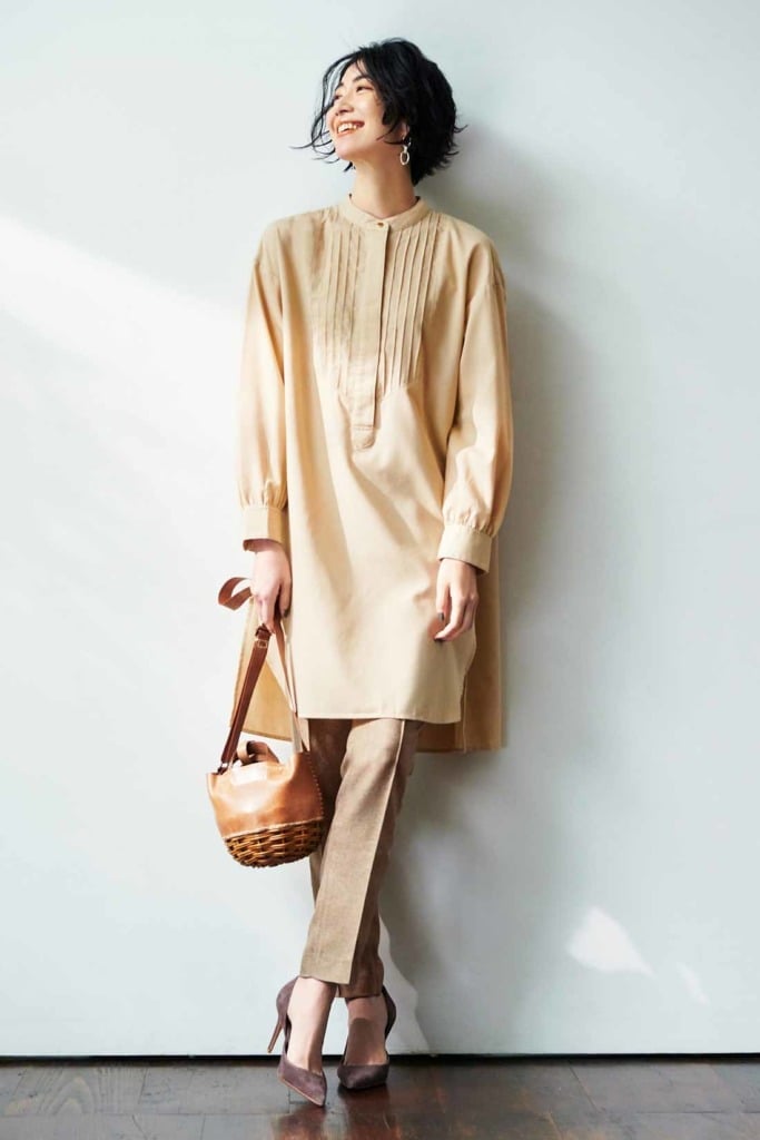 Beige Tunic Dress with Pintuck Details and Brown Heels — Classy Shirt Dress Outfits