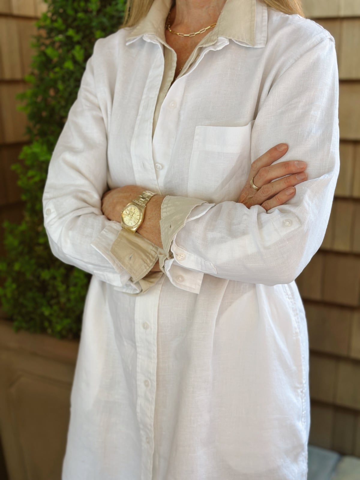 Oversized White Linen Shirt Dress Over Collared Shirt, Close-Up Take — Classy Shirt Dress Outfits