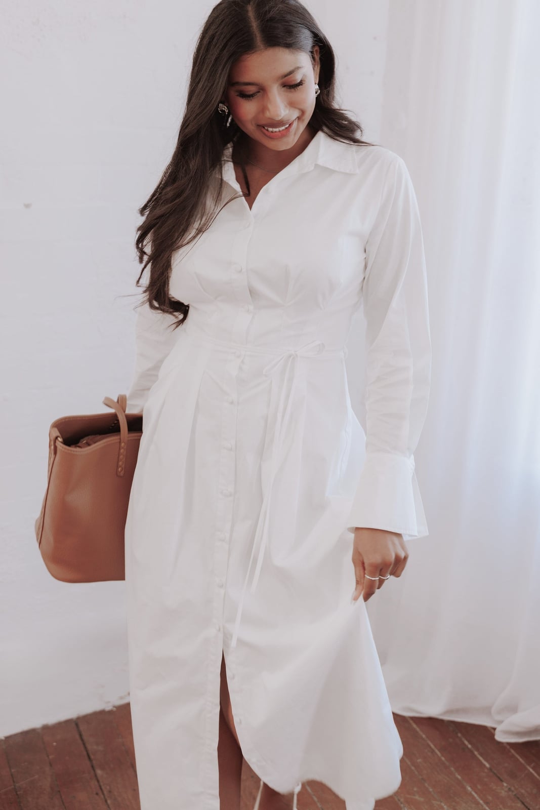 Ivory Cotton Shirt Dress with Tie Waist and Tote Bag — Classy Shirt Dress Outfits