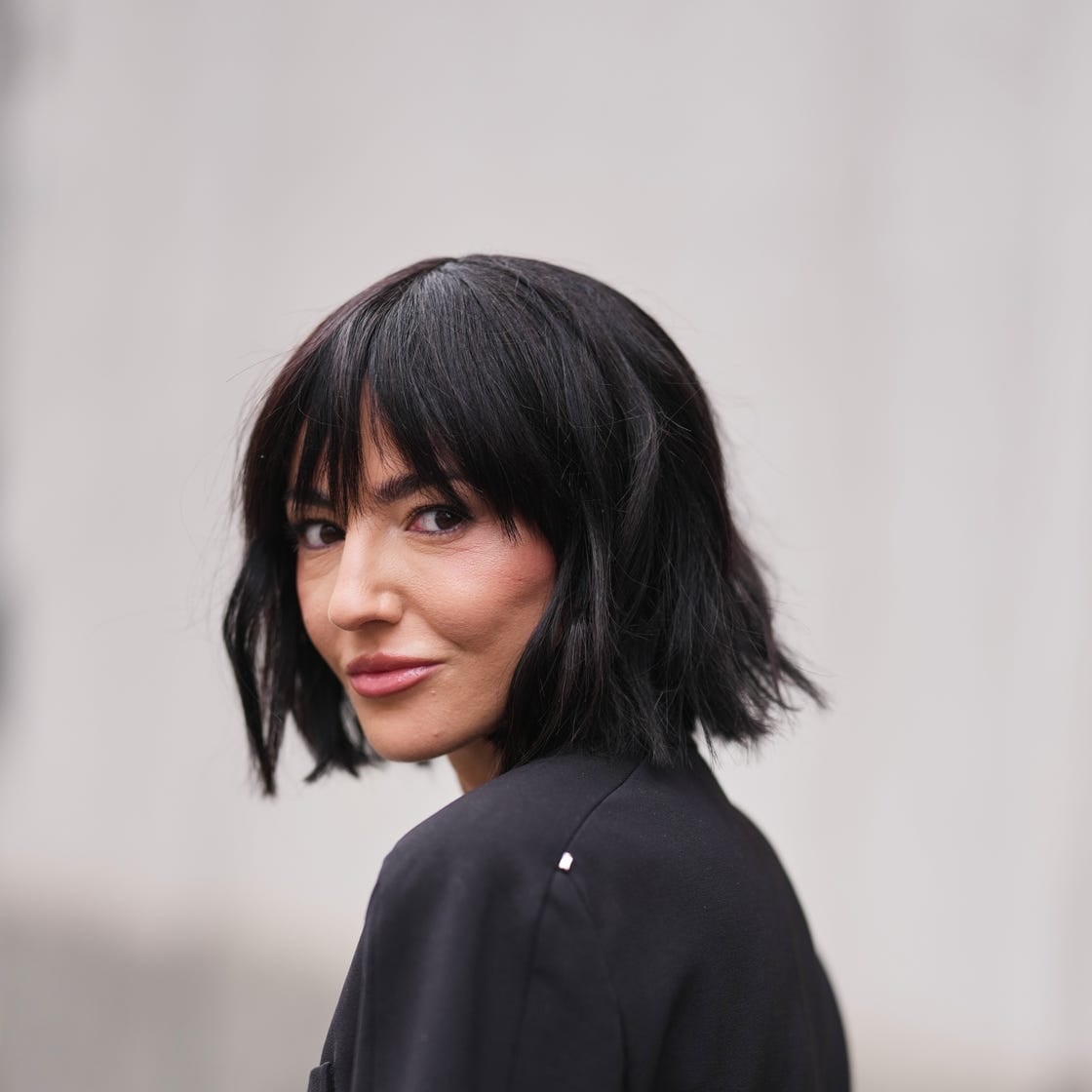 Black Chin-Length Bob With Curtain Bangs Black Chin-Length Bob With Curtain Bangs — Classy Short Hair Haircuts
